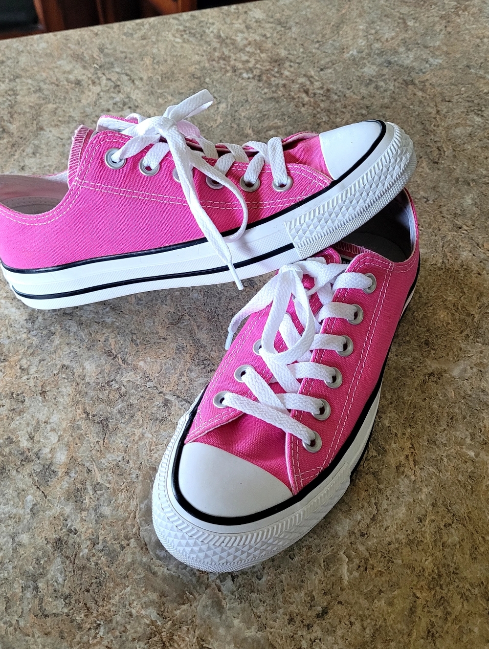 Pink Converse 💕 - Picture 8 of 11